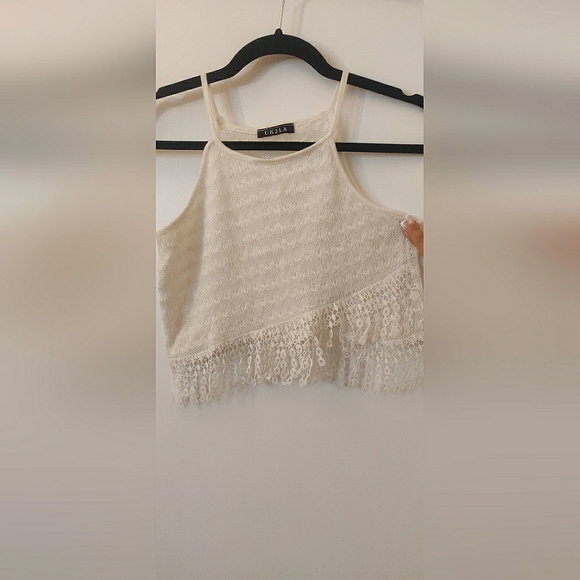 Asymmetrical crochet crop top - Picture 2 of 3